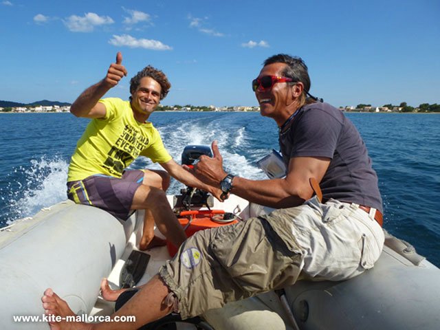 Gerhard und Daniel im Rettungsboot